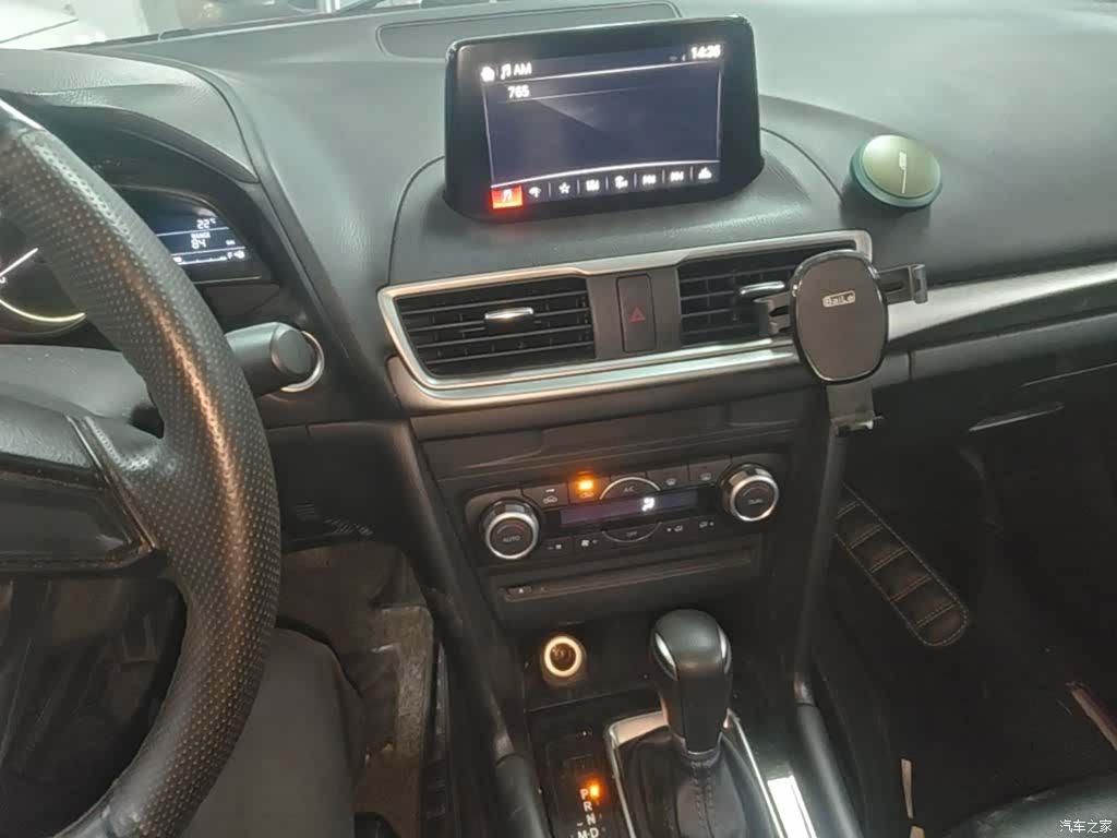 Mazda Mazda3, 2018 13