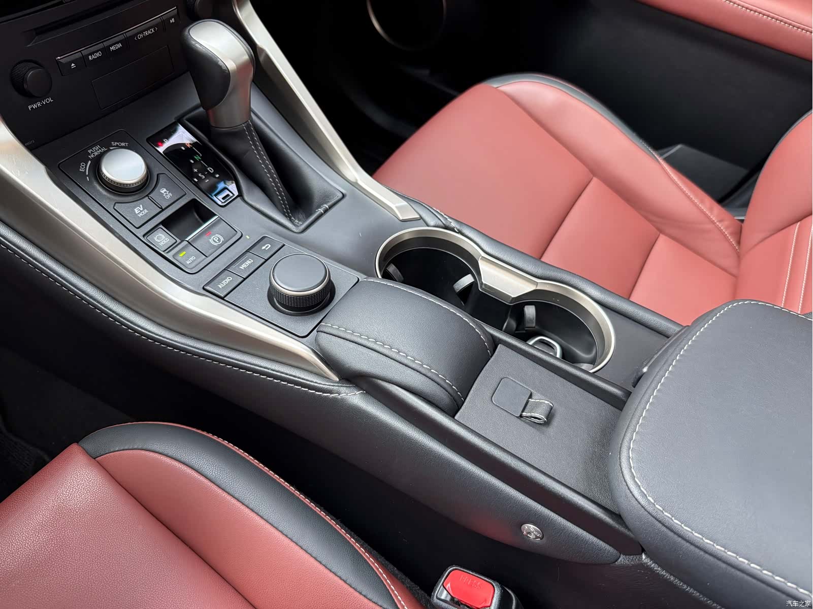 Lexus NX, 2017 23