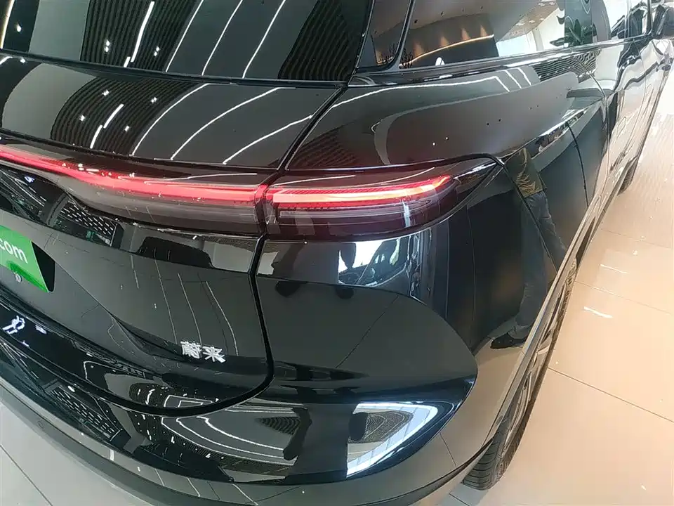 NIO ES6