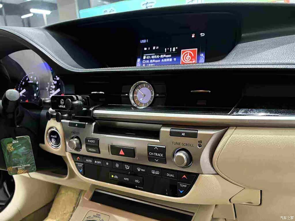 Lexus ES, 2015 26