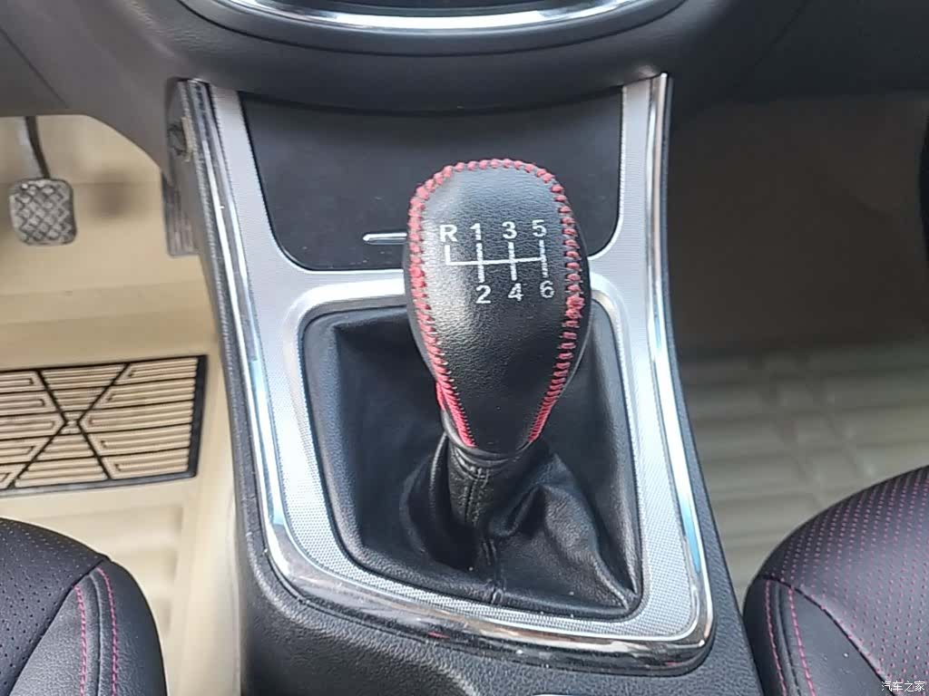 Wuling 560, 2016 14