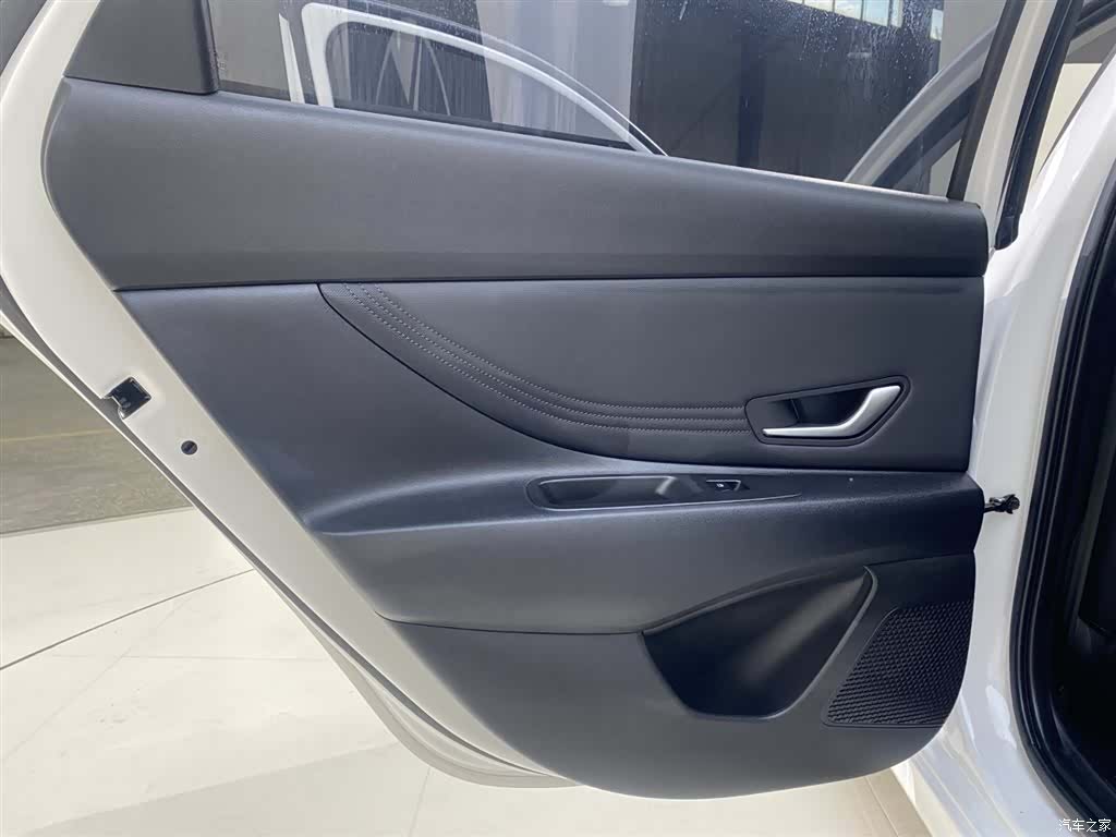Hyundai Elantra, 2022 9