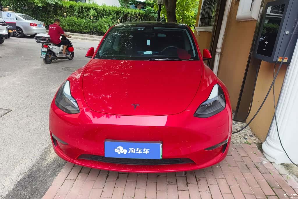 Tesla Model Y, 2023 2