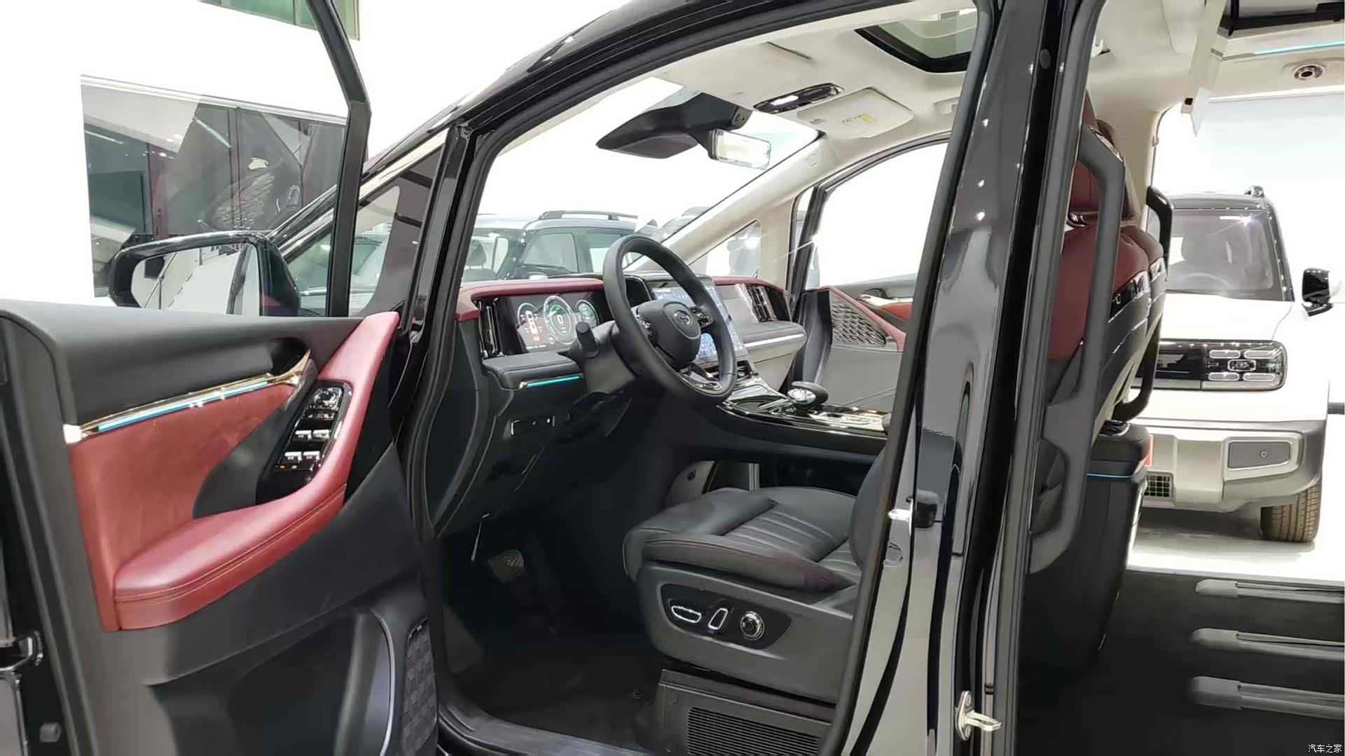 Trumpchi E9, 2025 4