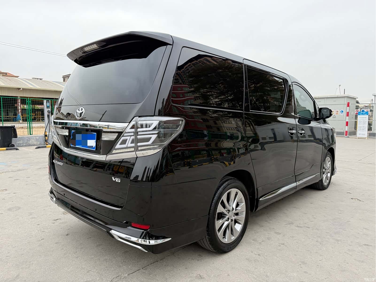 Toyota Alphard, 2014 11