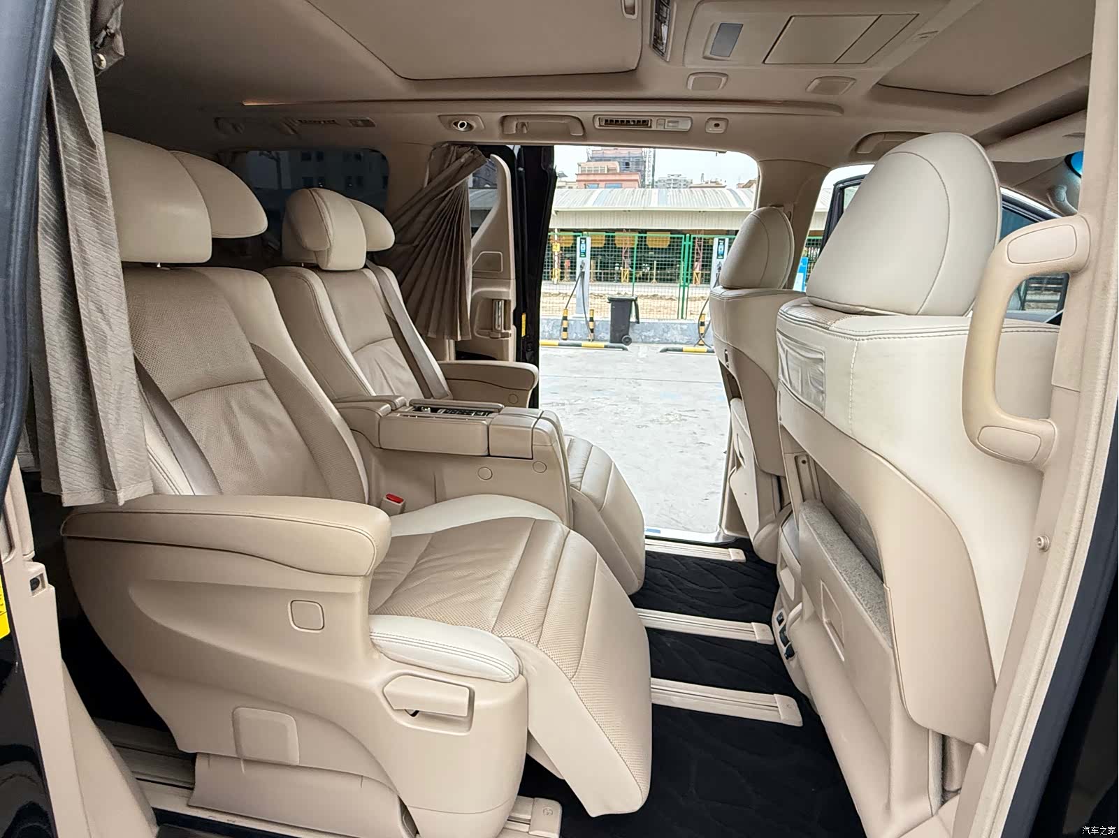 Toyota Alphard, 2014 8