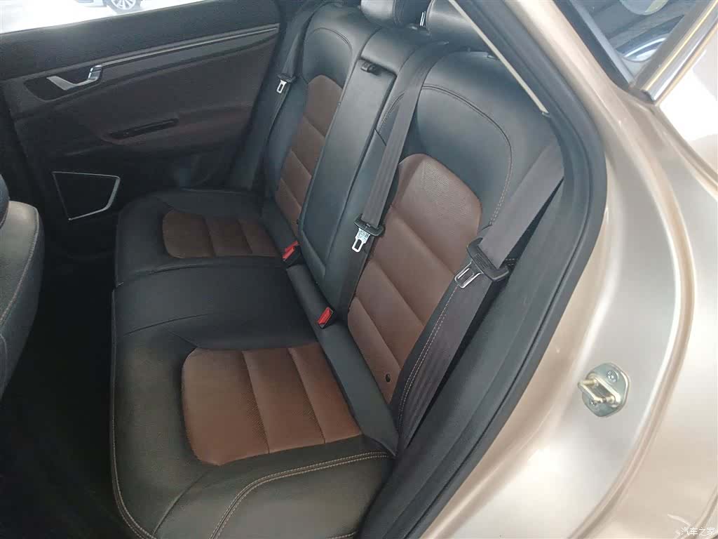 Geely Emgrand, 2018 13