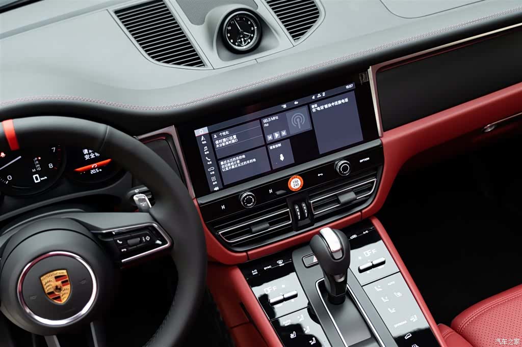 Porsche Macan, 2022 12