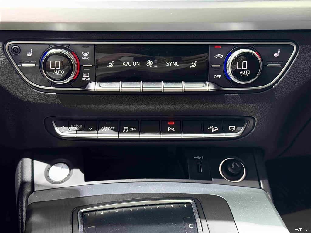 Audi Q5L, 2019 11