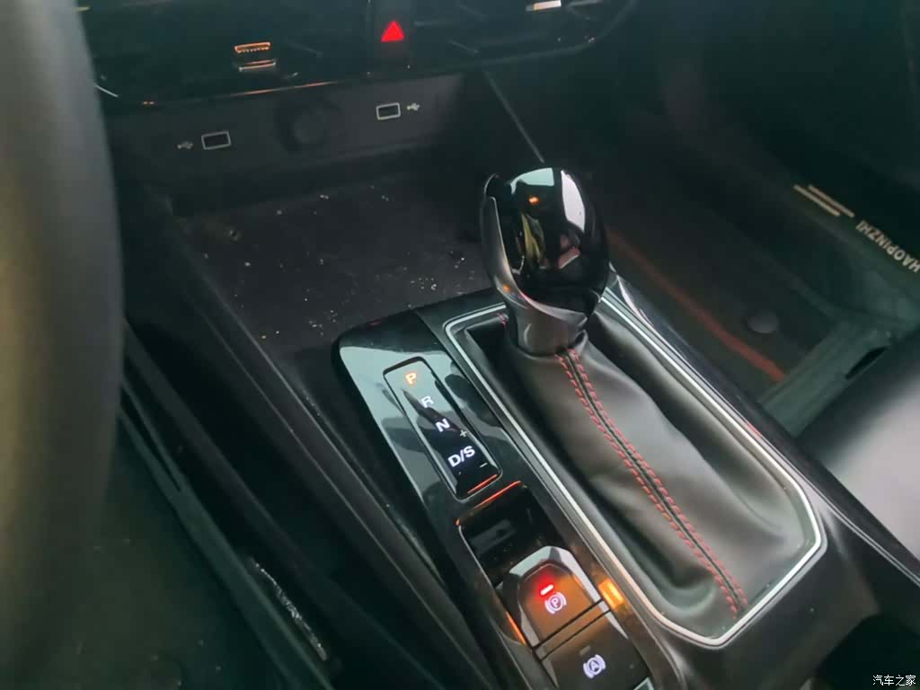 MG MG5, 2023 10