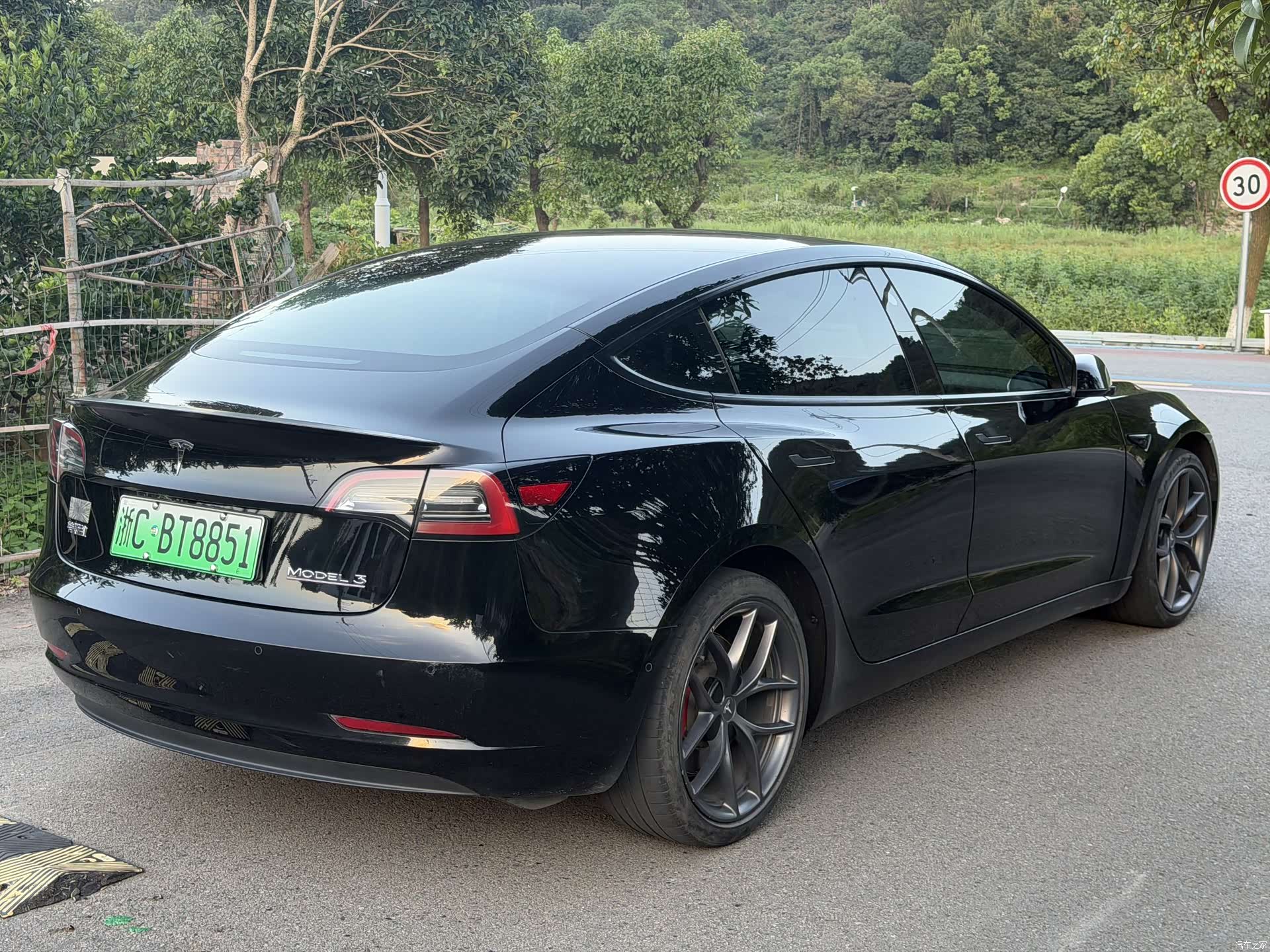 Tesla Model 3, 2022 все фото