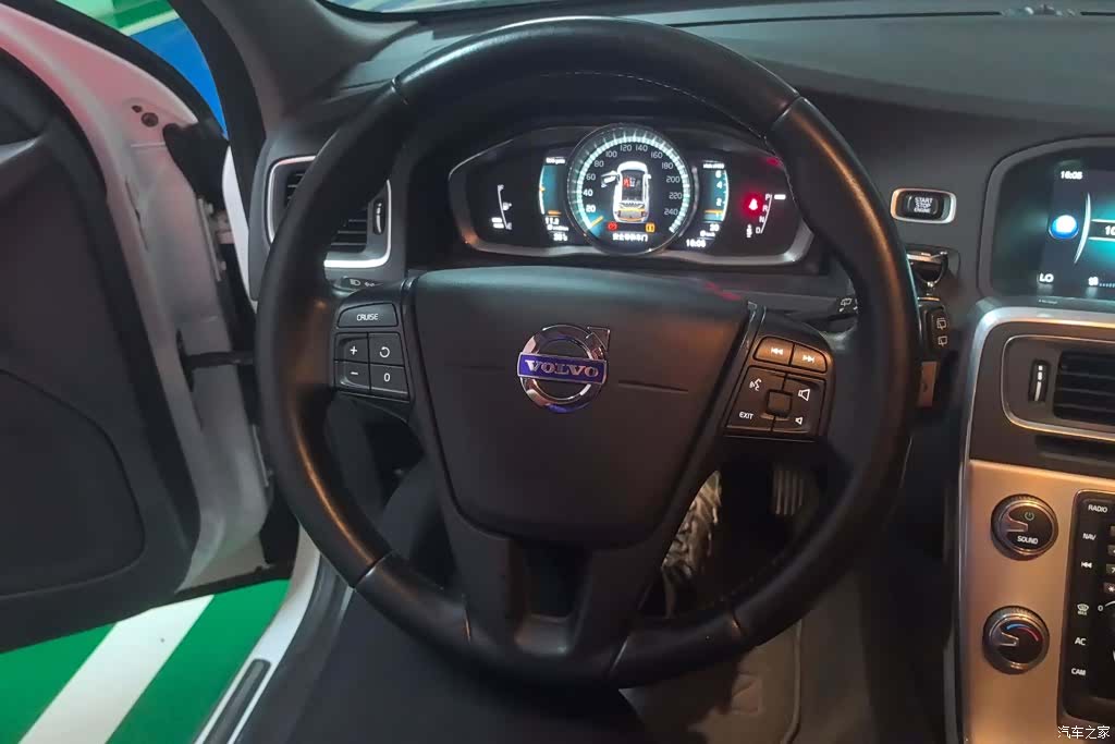 Volvo V60, 2017 15