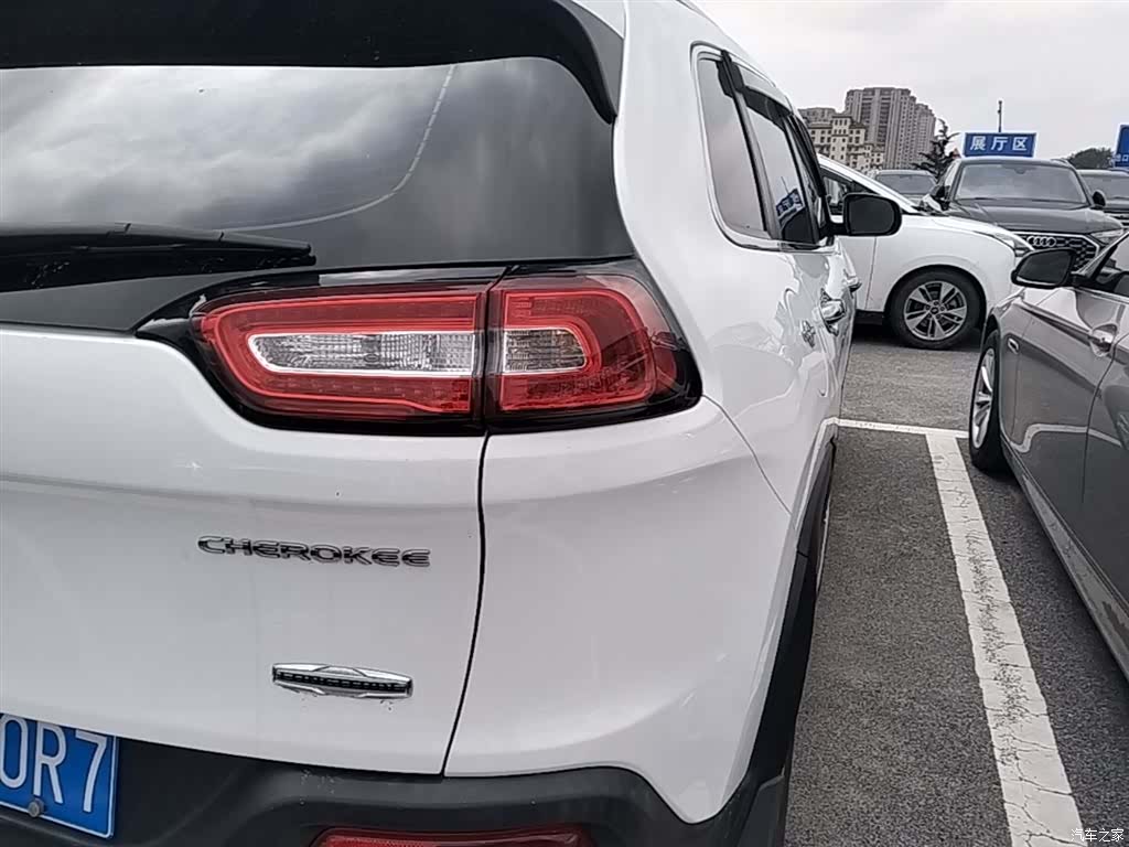 Jeep Cherokee, 2017 8