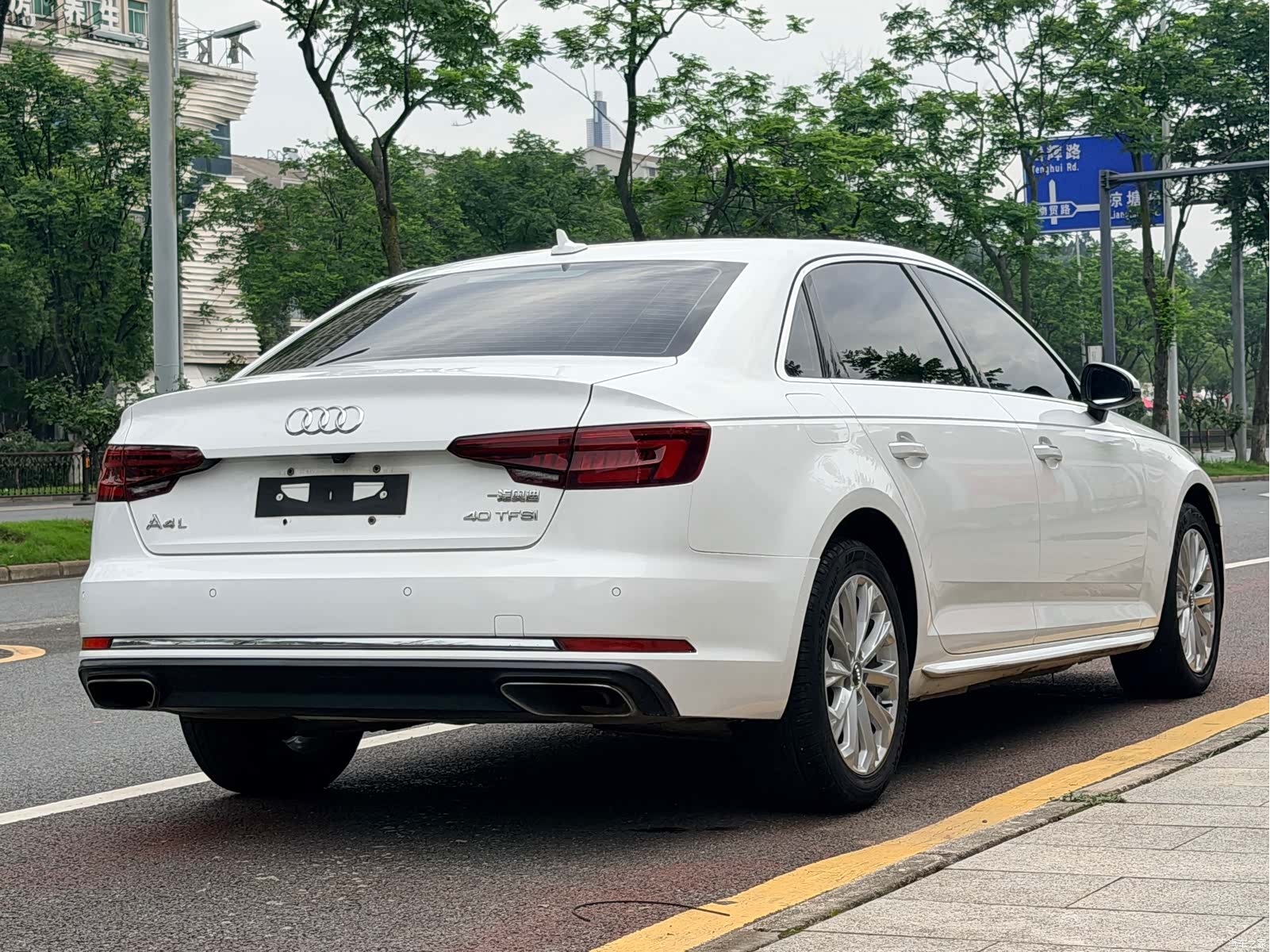 Audi A4L, 2019 6
