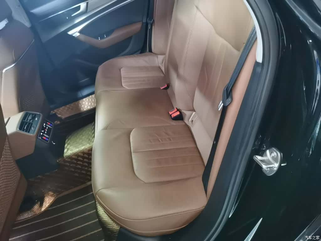 Audi A6L, 2020 24