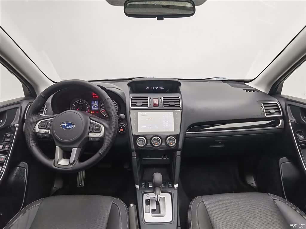 Subaru Forester, 2017 все фото