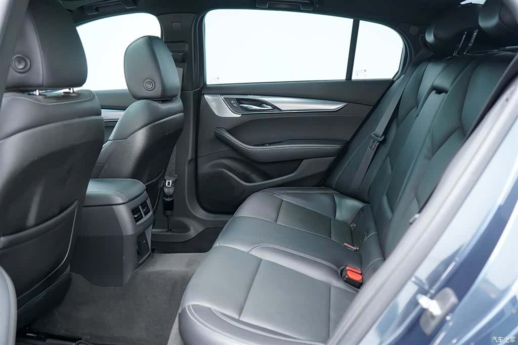 Cadillac CT5, 2022 все фото