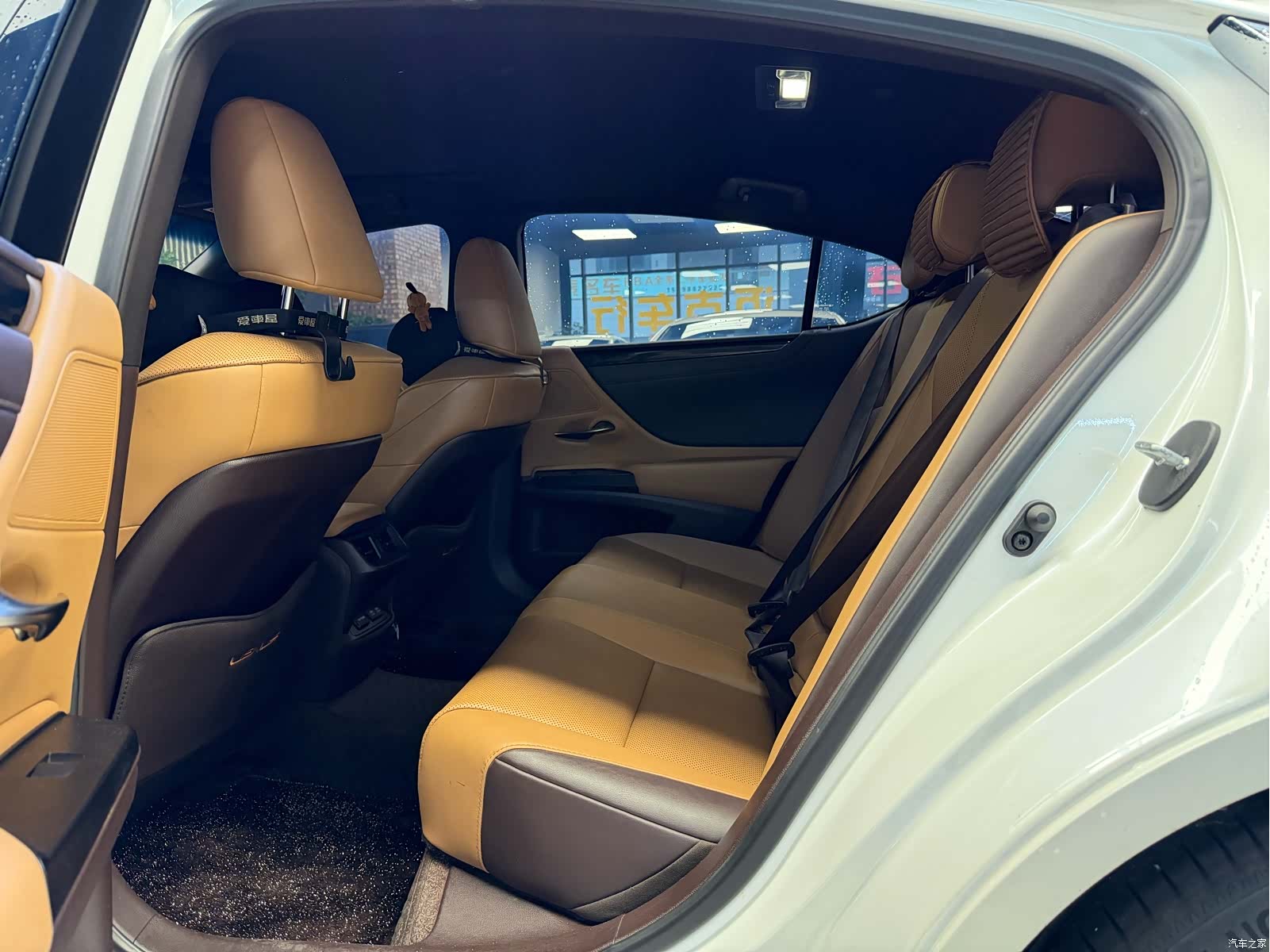 Lexus ES, 2020 9