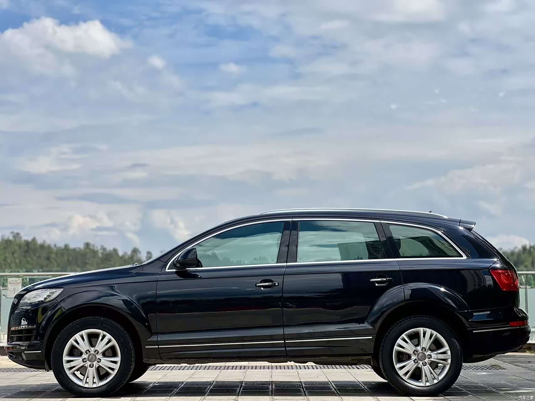 Audi Q7, 2010 8