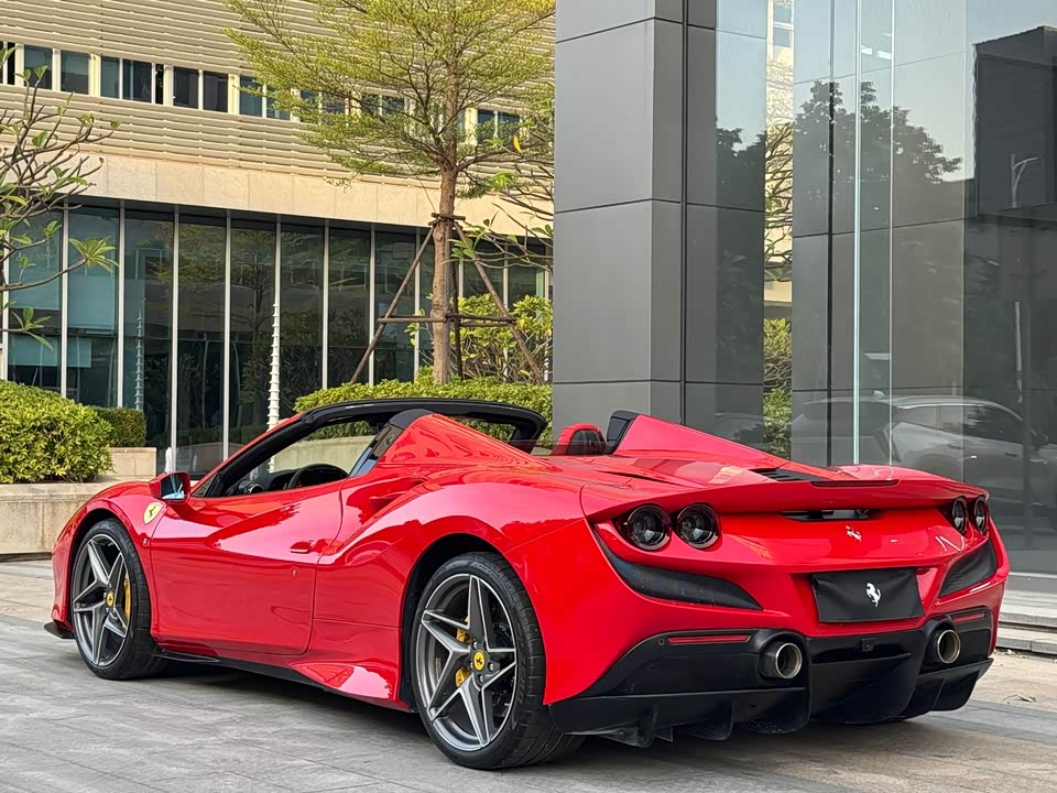 Ferrari F8