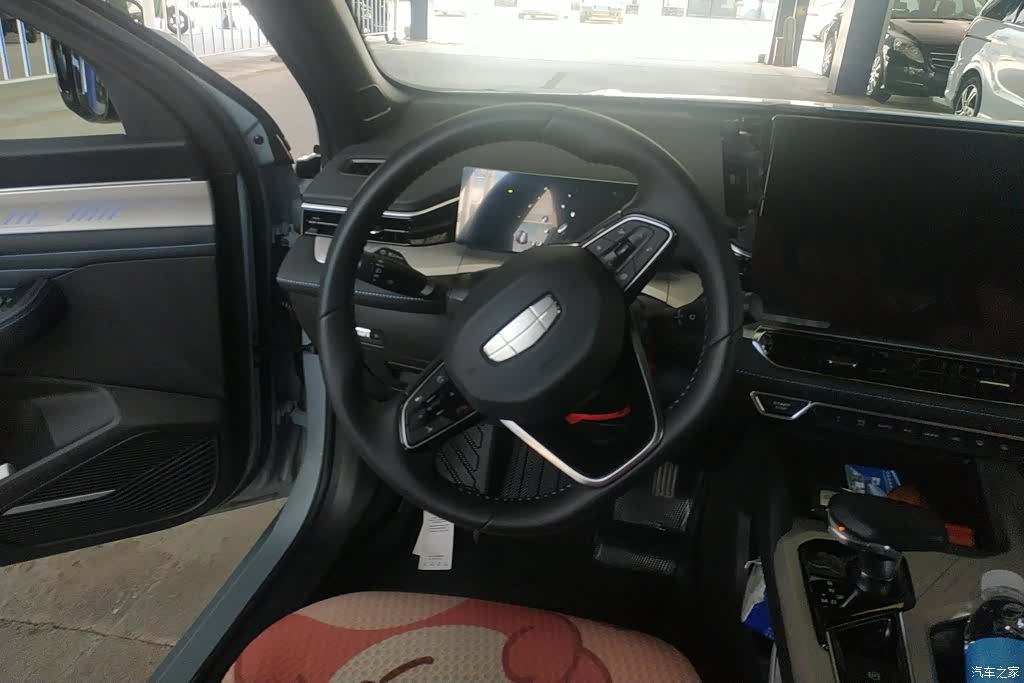 Geely Preface, 2025 15