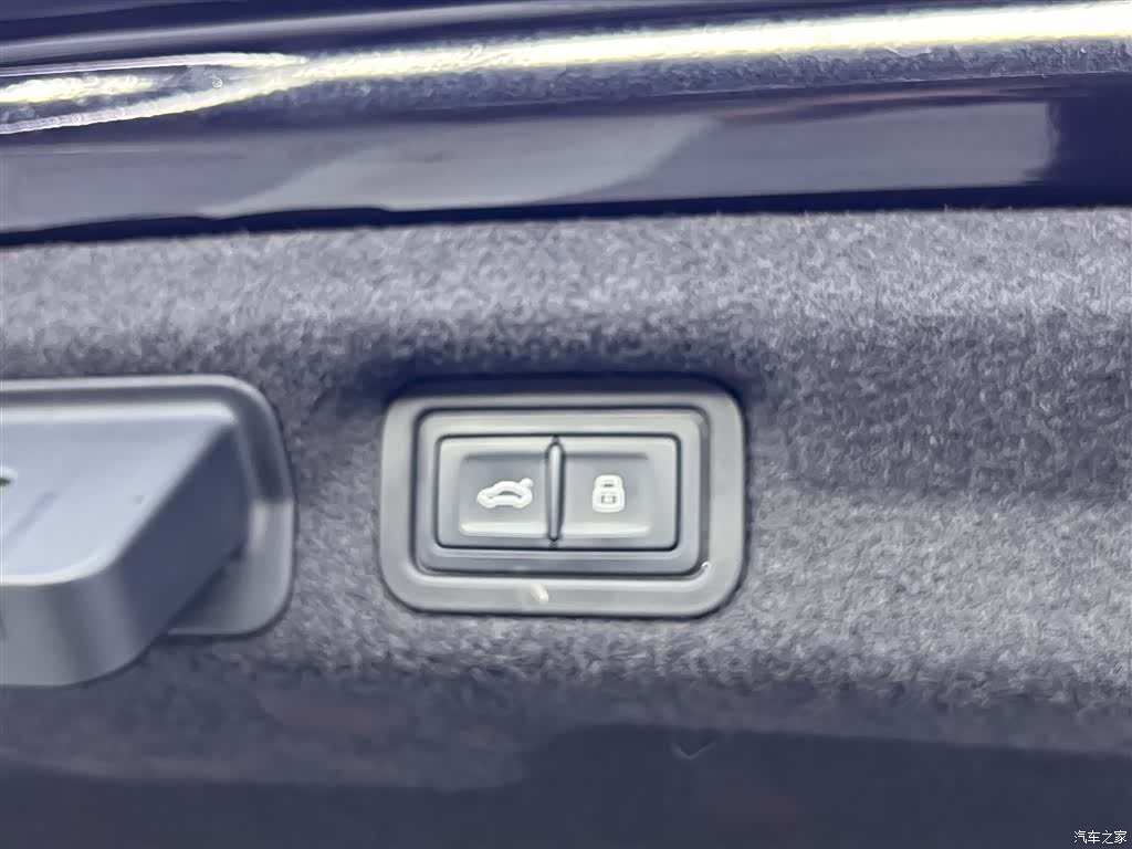 Audi A7L, 2024 23