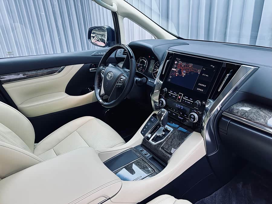 Toyota Alphard 2021, фото 16