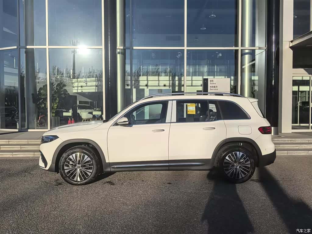 Mercedes-Benz EQB, 2025 3