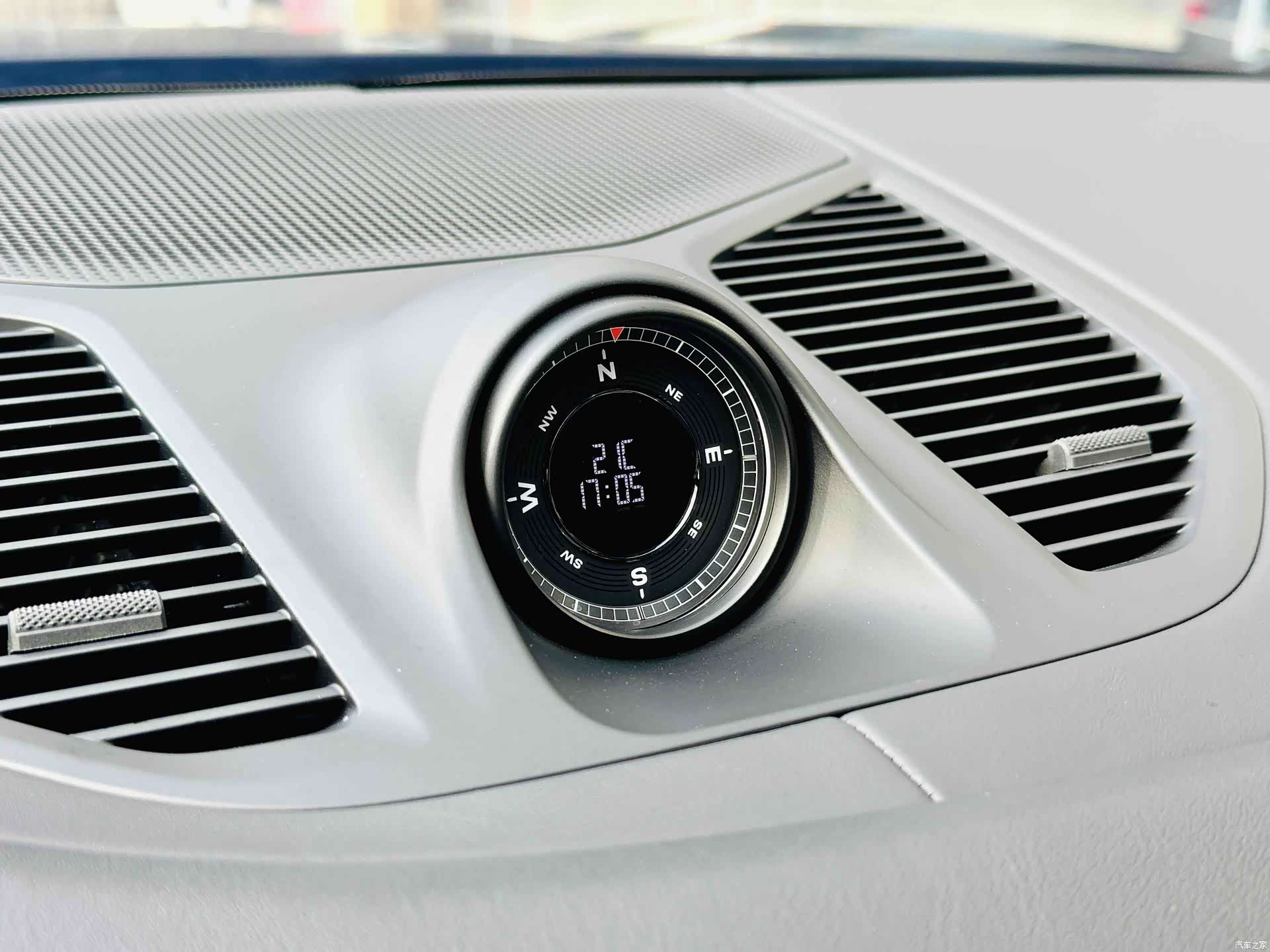 Porsche Cayenne, 2024 13
