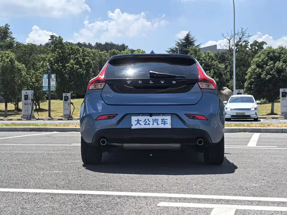 Volvo V40