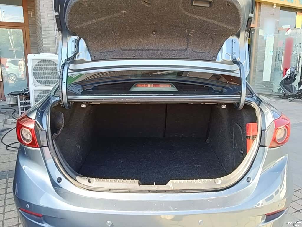 Mazda Mazda3, 2016 19