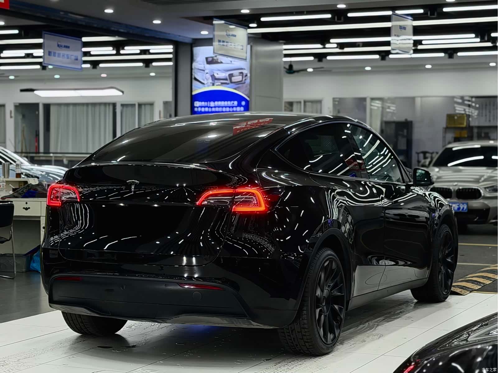 Tesla Model Y, 2023 6