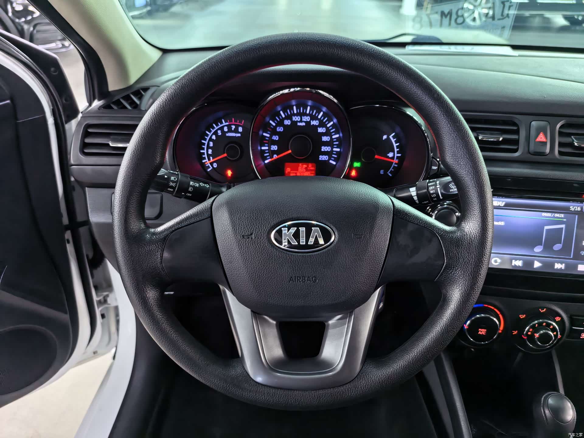 Kia K2, 2014 9