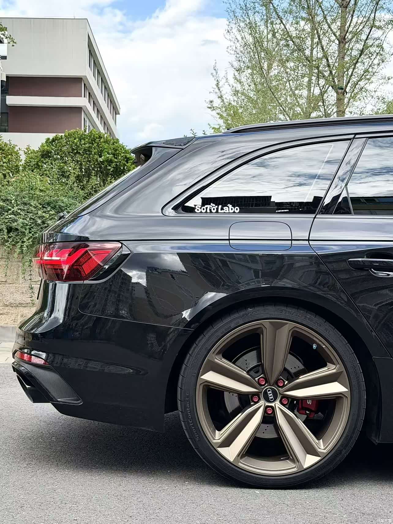 Audi RS4, 2023 все фото