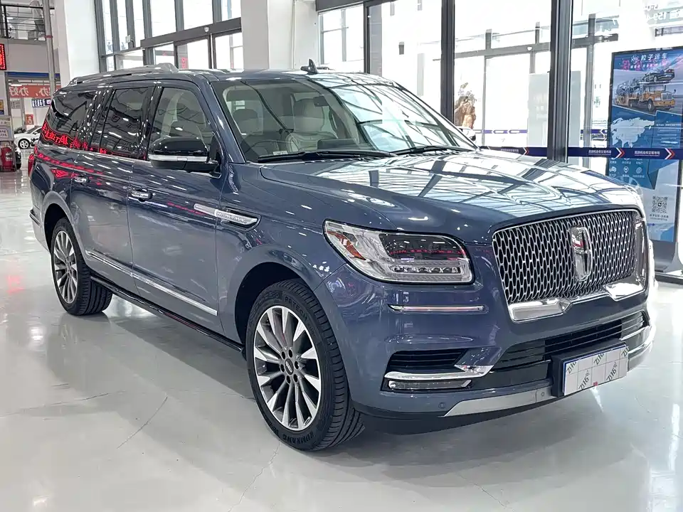 Lincoln Navigator