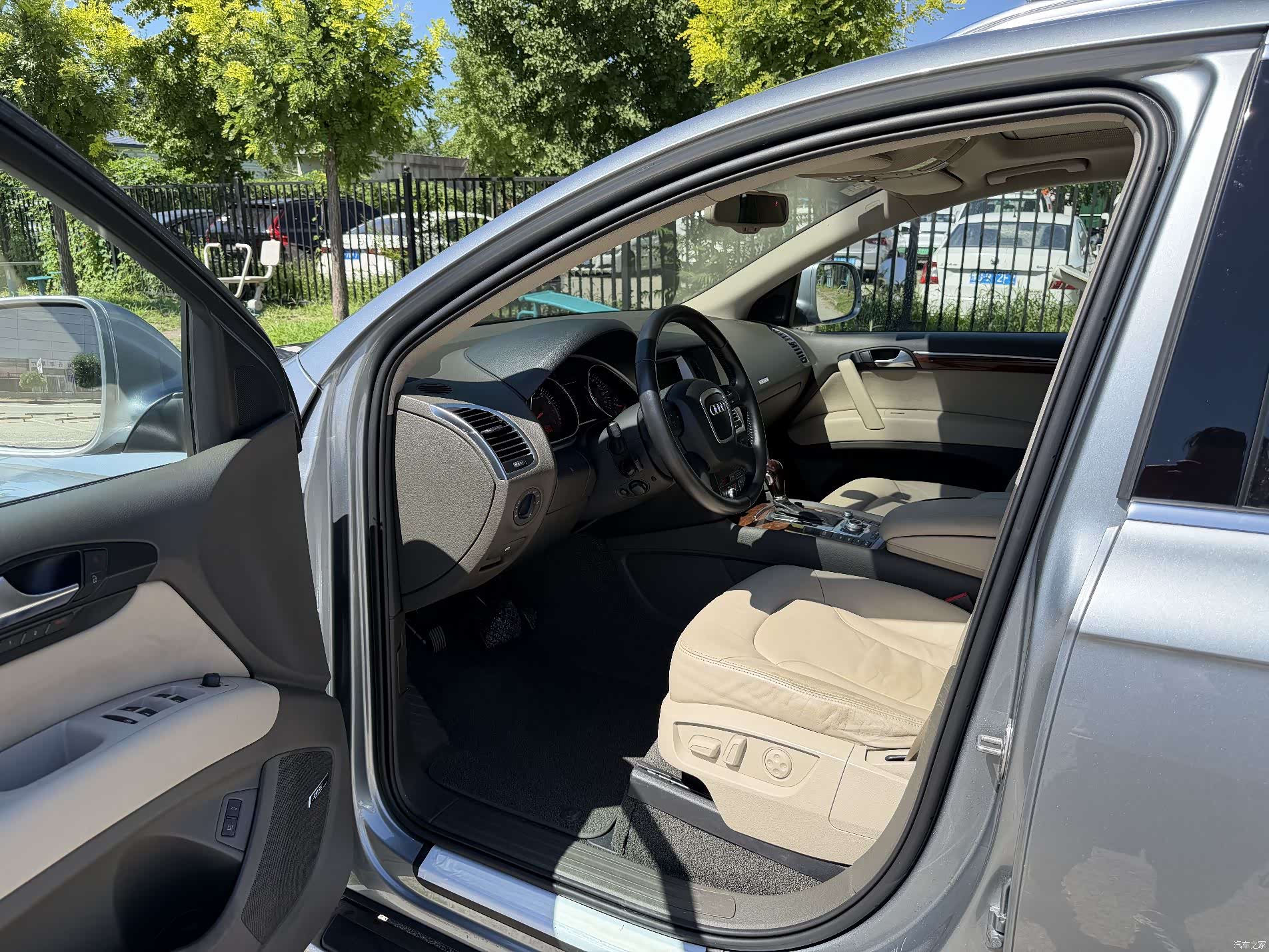 Audi Q7, 2008 9