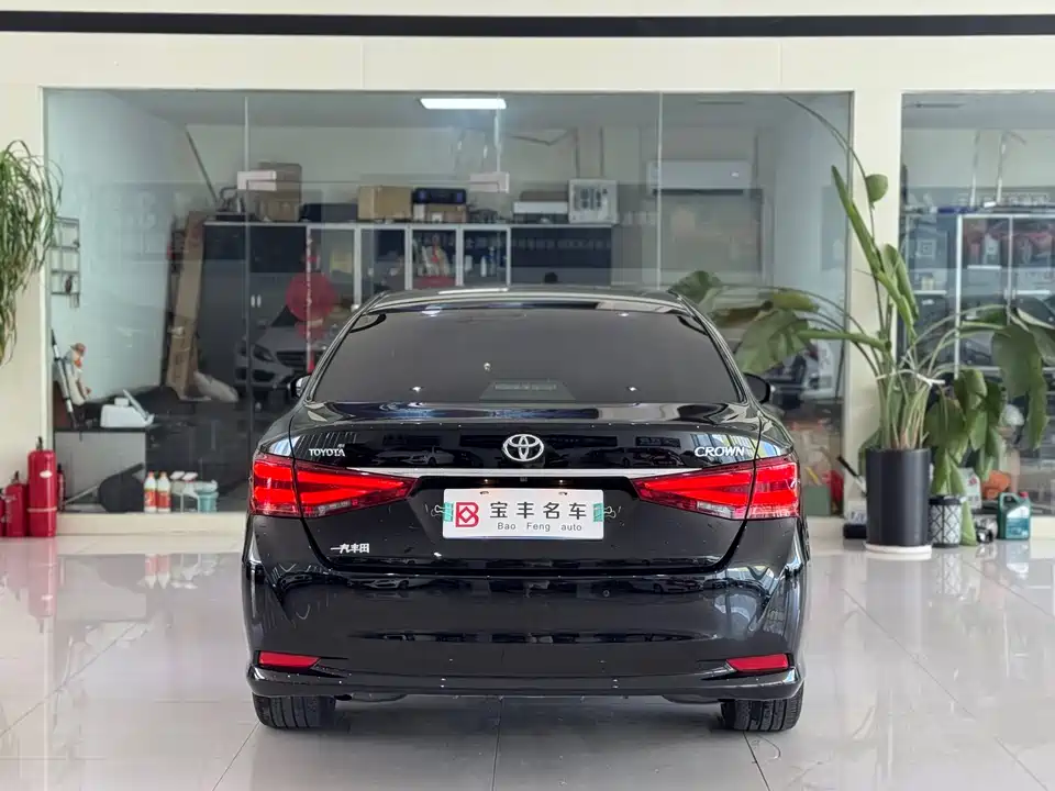 Toyota crown