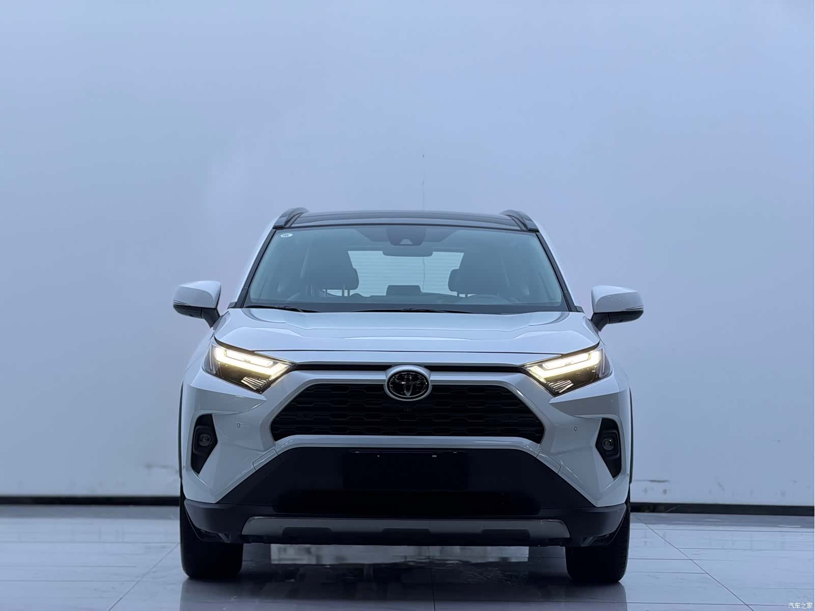 Toyota RAV4, 2024 2