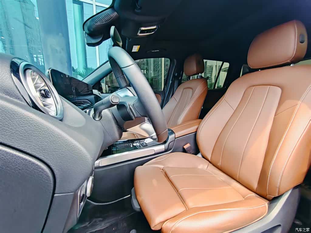Mercedes-Benz GLB, 2024 11