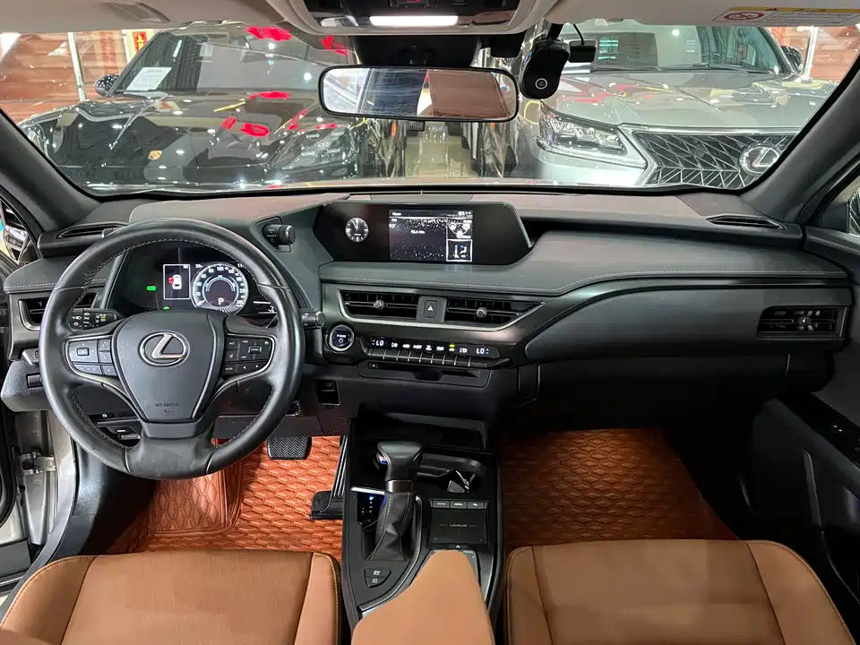 Lexus UX Lexus UX