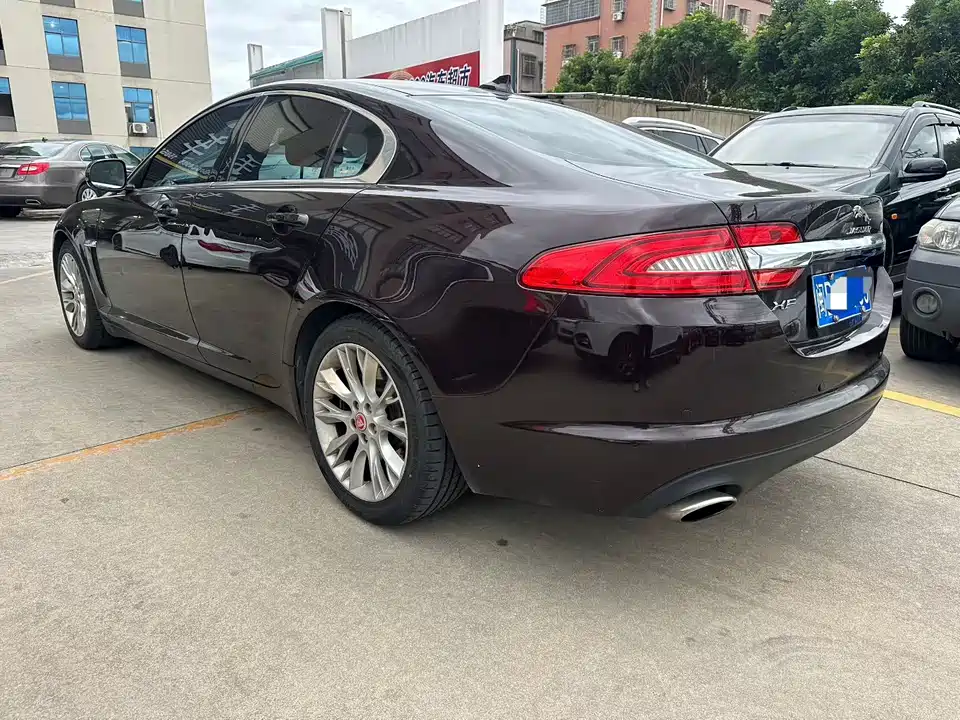 Jaguar XF