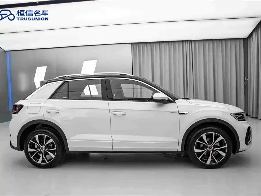 Volkswagen T-ROC exploring Songs