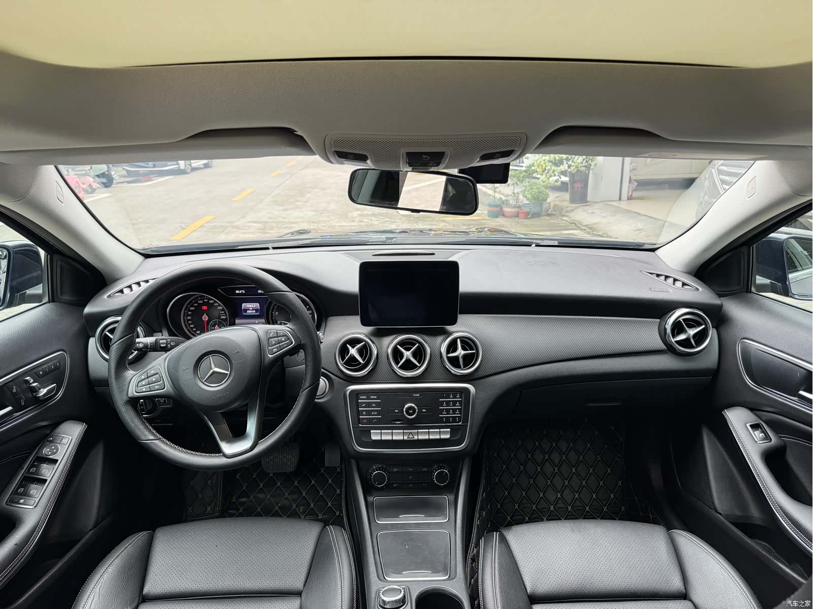 Mercedes-Benz GLA, 2019 12
