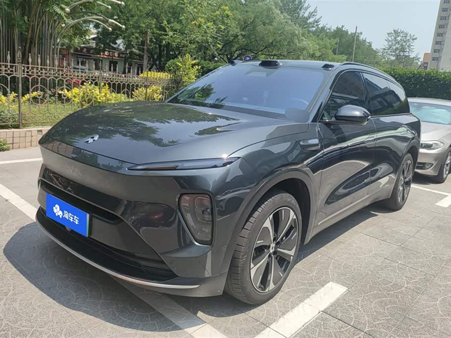 NIO ES8