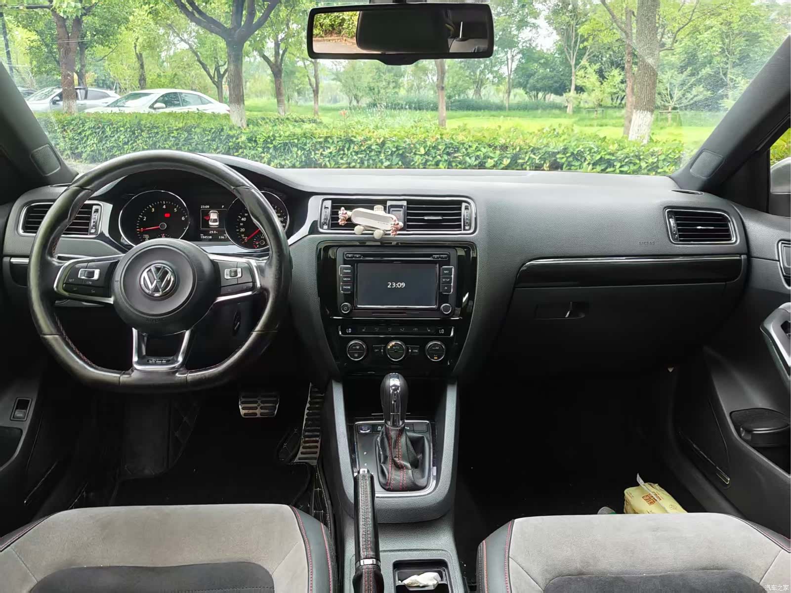 Volkswagen Sagitar, 2016 все фото