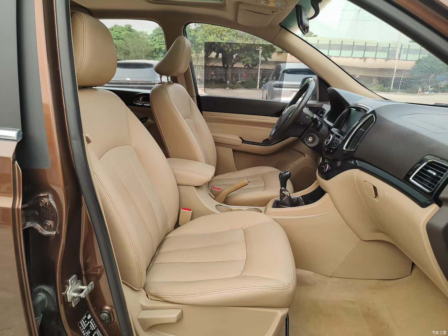 Wuling 730, 2015 8