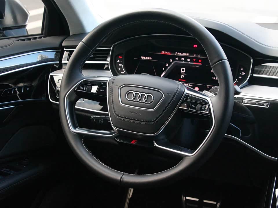 Audi S8