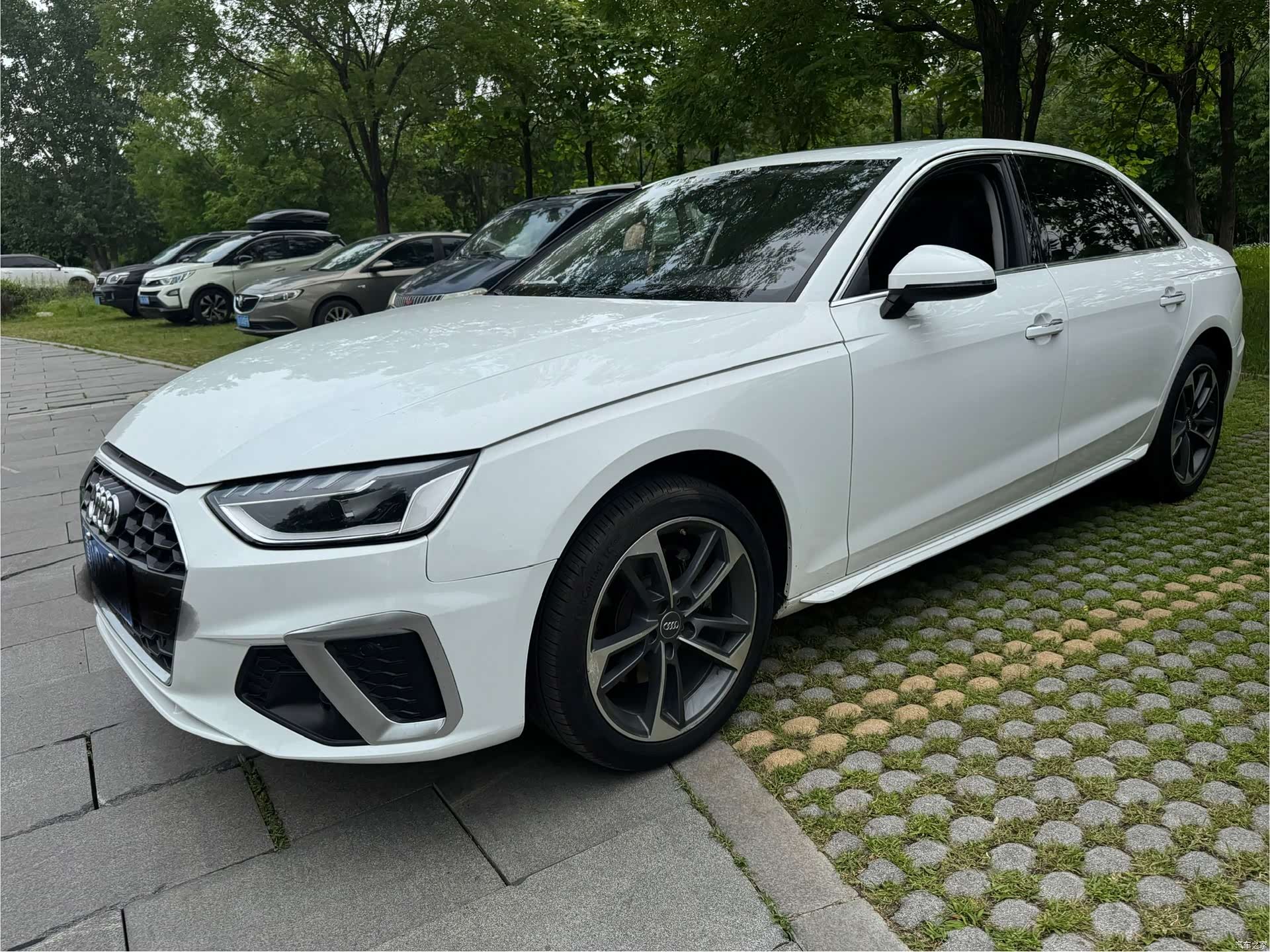 Audi A4L, 2023 1