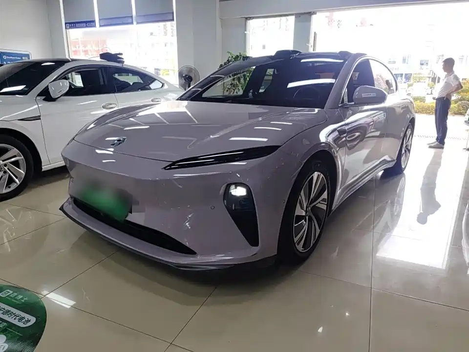 NIO ET5