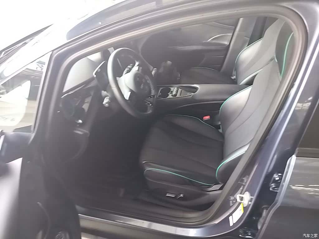 BYD Dolphin, 2023 16
